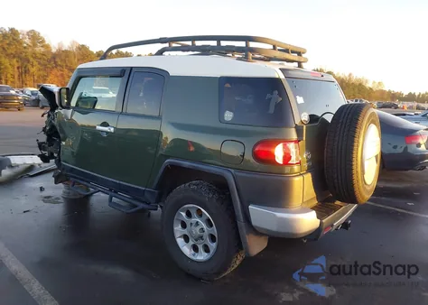 2011 Toyota Fj Cruiser z USA, uszkodzony, nr VIN JTEBU4BF7BK102338